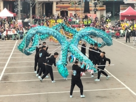 十三尾祥龍齊點睛「2025苗栗(火旁)龍  強(火旁)出吉」敲鑼登場